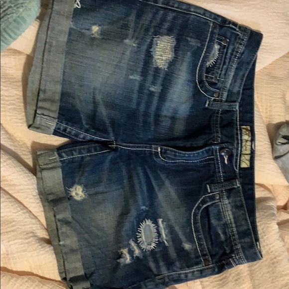 BKE shorts - Picture 1 of 3